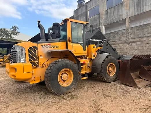 Volvo L90F 2015